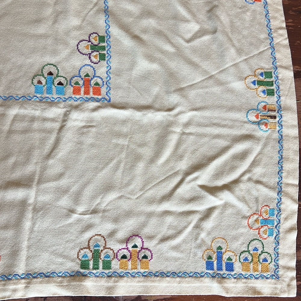 Embroidered Yellow Tablecloth - Picture 3 of 3